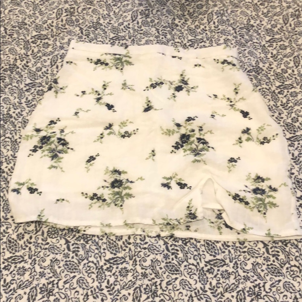 verge girl mini skirt